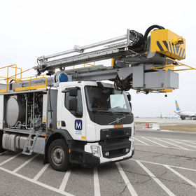 Sikeres gépkezelő vizsgák a Budapest Nemzetközi Repülőtéren és Bátaszéken!